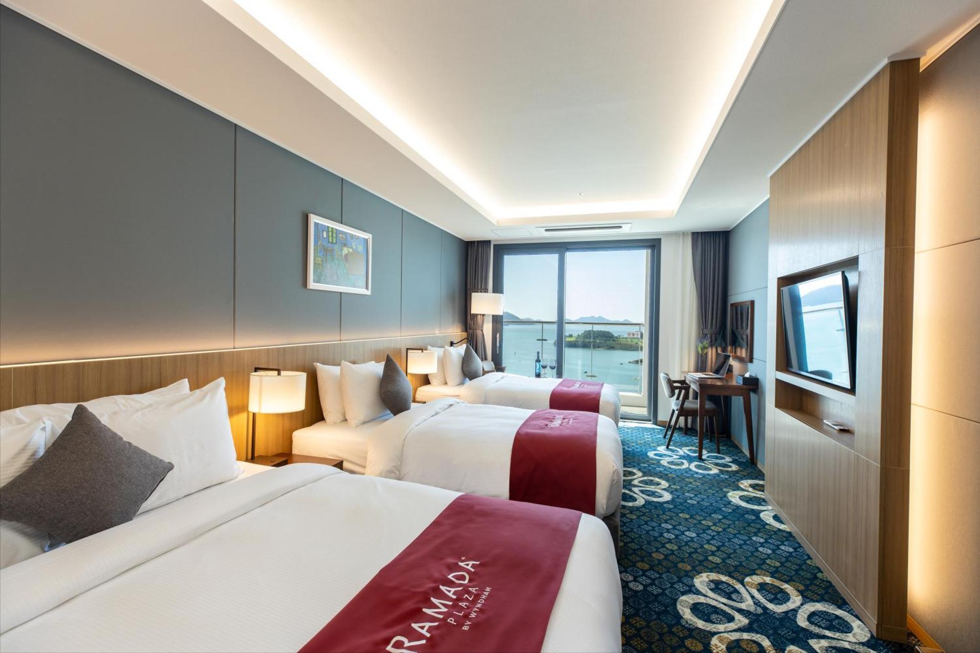 فندق Ramada Plaza By Wyndham Dolsan يوسو المظهر الخارجي الصورة