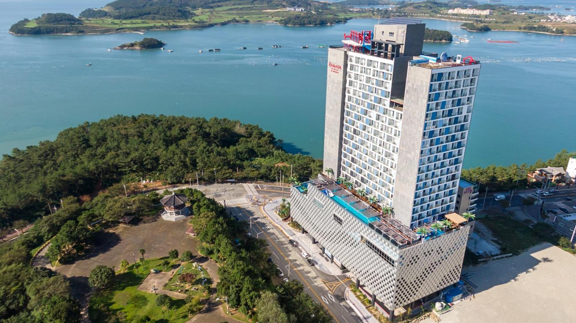 فندق Ramada Plaza By Wyndham Dolsan يوسو المظهر الخارجي الصورة